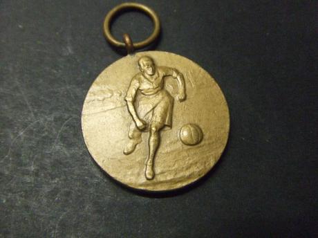 Vrouwenvoetbal P.V.W.A. kampioen 1946-1947 reserve 1e klasse